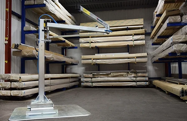SYNERGY AUTOMATIZACION - Sistemas de transporte superior - Brazo articulado: MECHCRANE MOBIARM