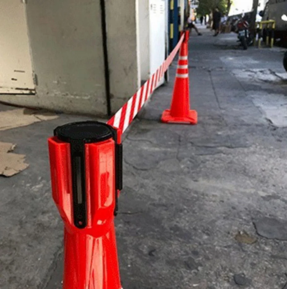 Conos viales con reflectivos. 75 Cm. 115 cm. faros led intermitentes