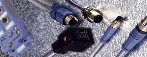 Serie cable con ambos extremos con conectores Serie-ESCHA